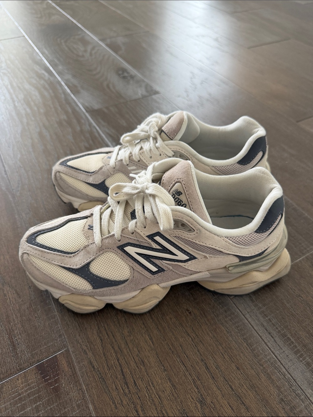 New Balance 9060 - Picture 3 of 6